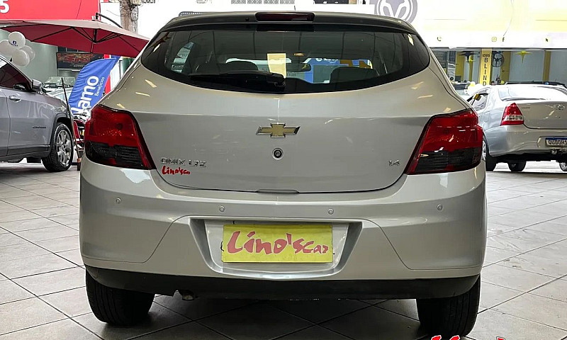 Chevrolet Onix Hatch...