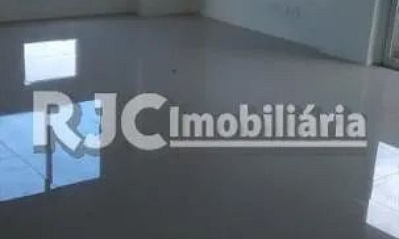 Apartamento De 81 Me...