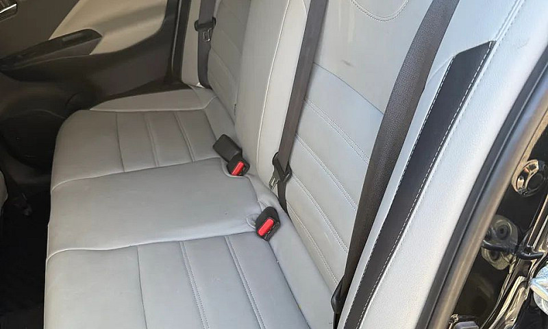 Nissan Versa Advance...