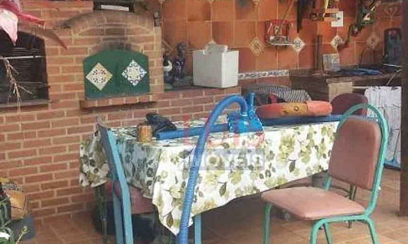 Casa Com 2 Dormitóri...