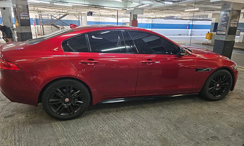Jaguar Xe 2.0 Turboc...
