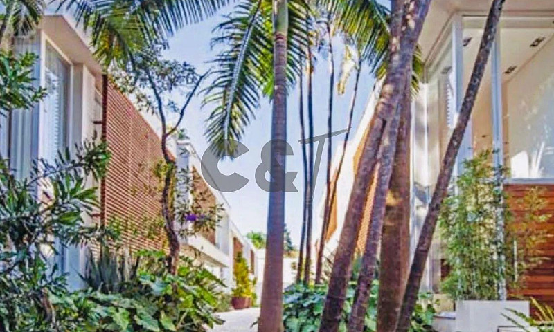Casa De Condomínio -...
