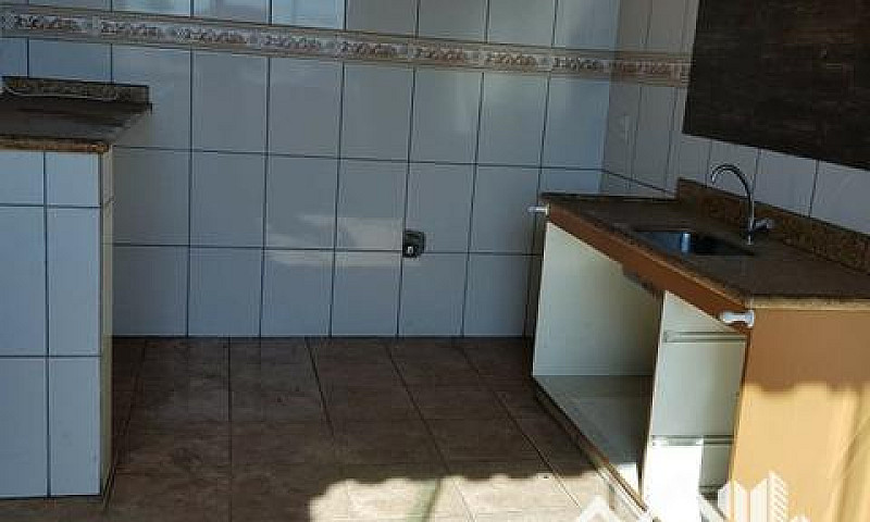 Lote Com 3 Casas Par...