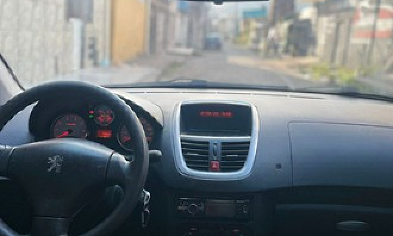 Peugeot 207 1.4 8V 2...