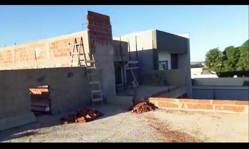 D Lana Construções E...