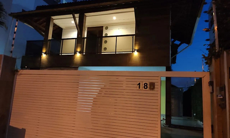 Casa Com Piscina Par...