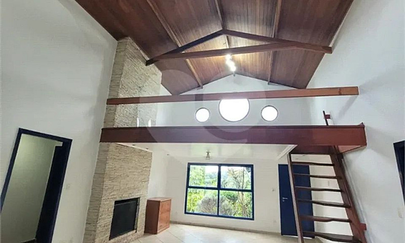 Condomínio Com 3 Qua...