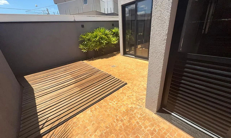 Linda Casa Condomíni...