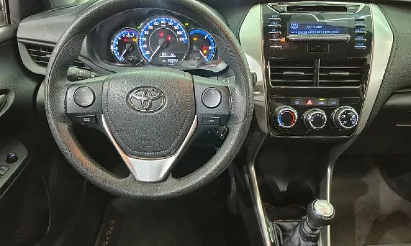 Toyota Yaris Xl Seda...