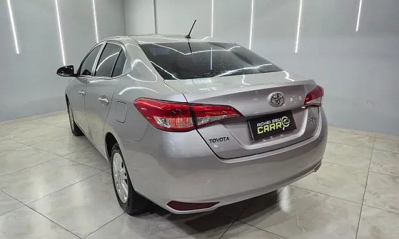 Toyota Yaris Xl Seda...