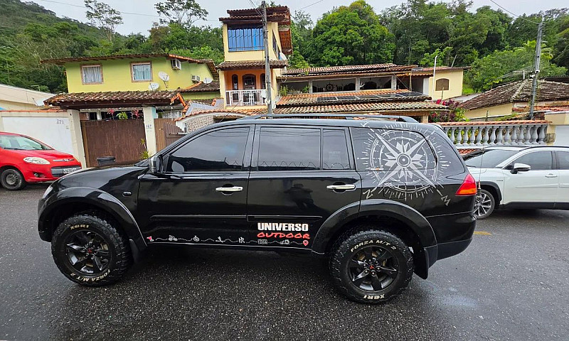 Mitsubishi Pajero Da...