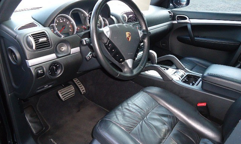 Porsche  Cayenne S 4...