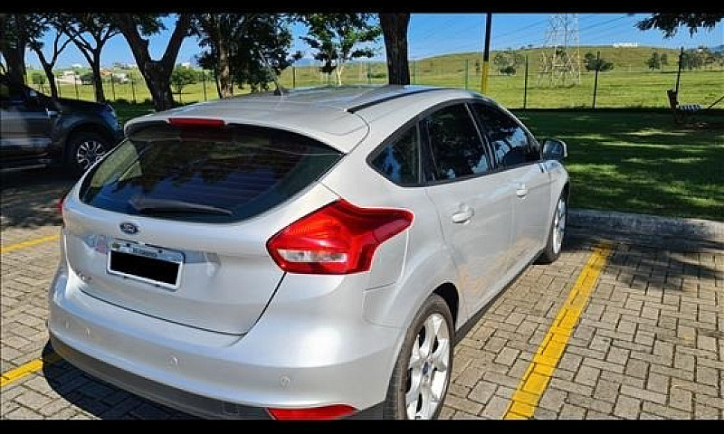 Ford Focus Hatch 2.0...