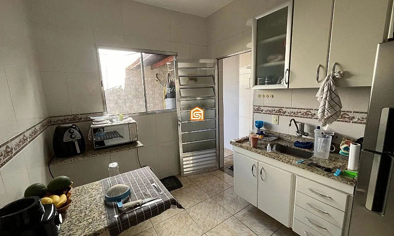 Casa Linear De 2 Qua...