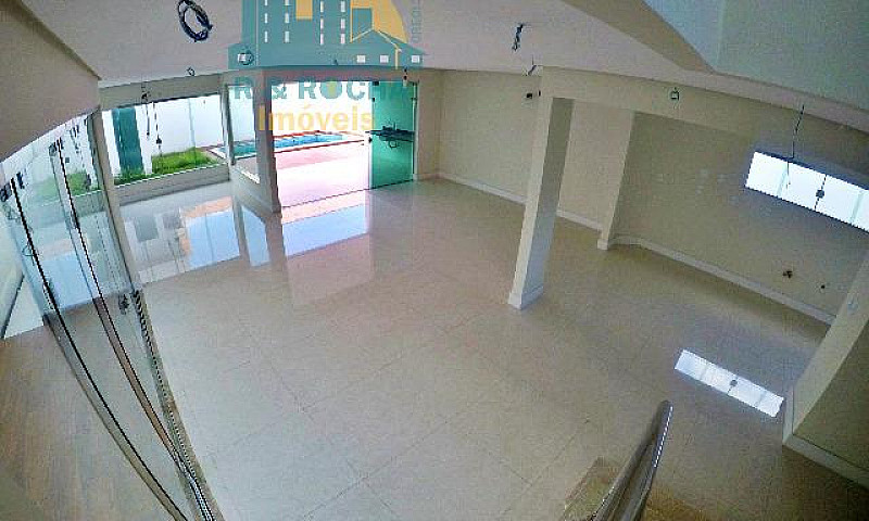 Renaissance / 330M²,...