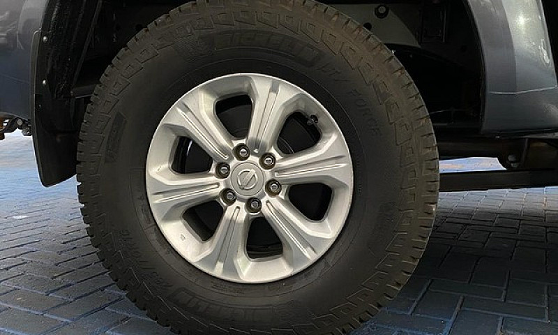 Nissan Frontier 2.3 ...