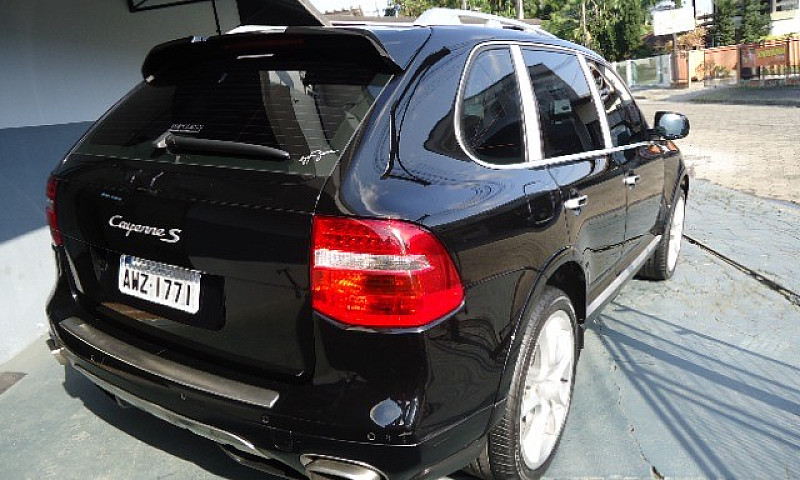 Porsche  Cayenne S 4...