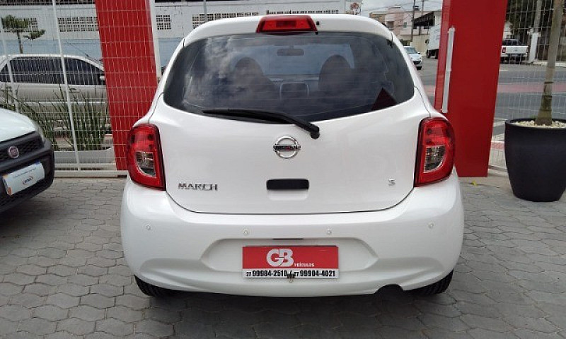 Nissan March  201718...