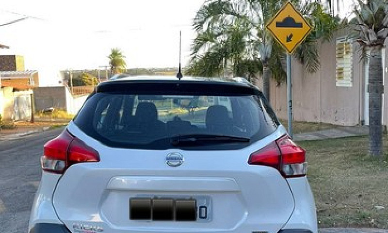 Nissan Kicks Manual ...