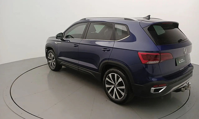 Volkswagen Taos 2023...