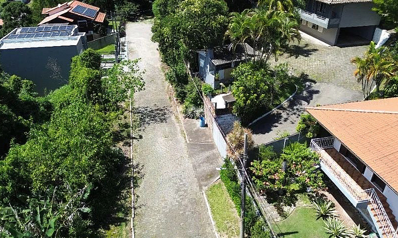 Casa Com Muito Espaç...