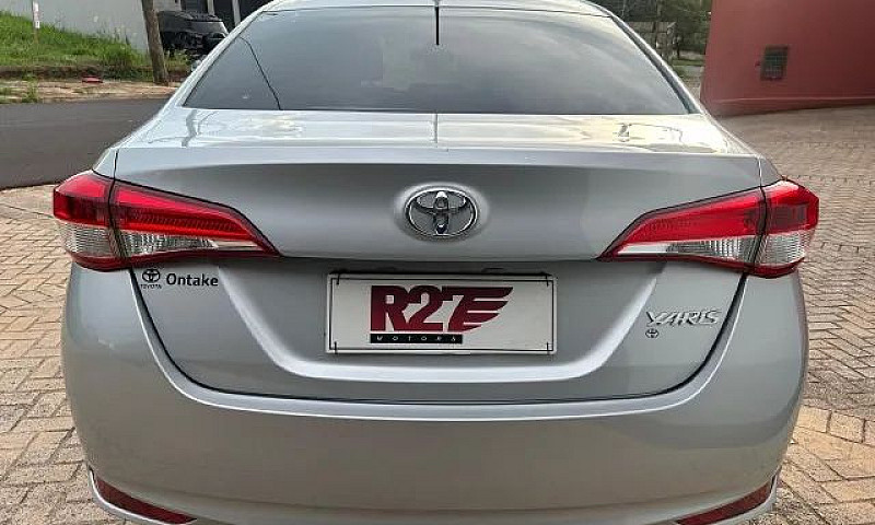 Toyota Yaris Xl Seda...