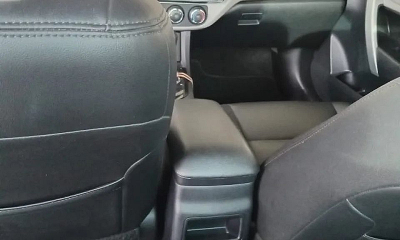 Toyota Corolla Gli 1...