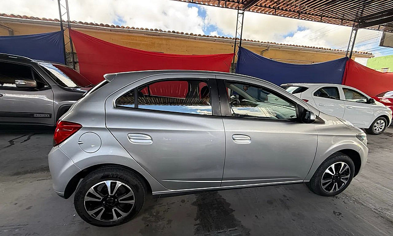 Chevrolet Onix Hatch...