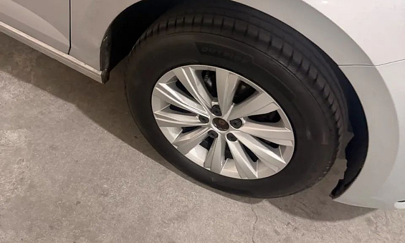 Volkswagen Virtus 1....