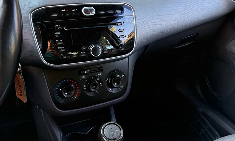 Fiat Punto Essence 1...