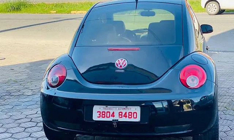 Volkswagen New Beetl...