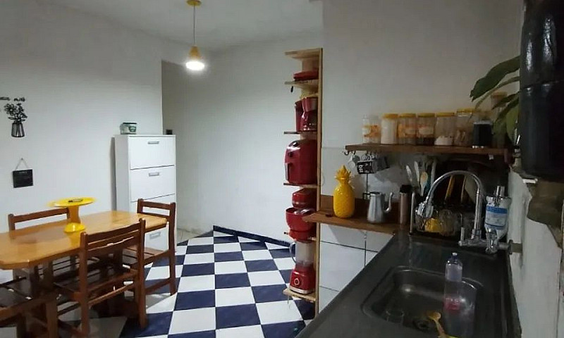 Alugo Casa Com  1 Qu...