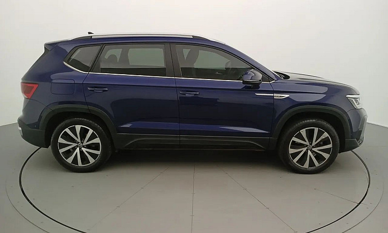 Volkswagen Taos 2023...