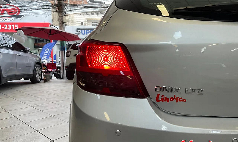 Chevrolet Onix Hatch...