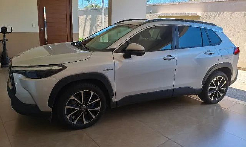 Toyota Corolla Cross...