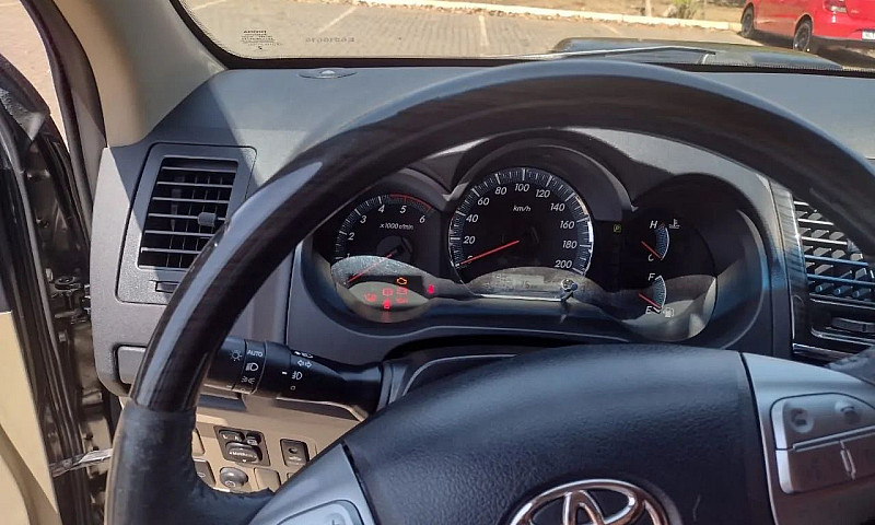 Toyota Hilux Sw4 Srv...