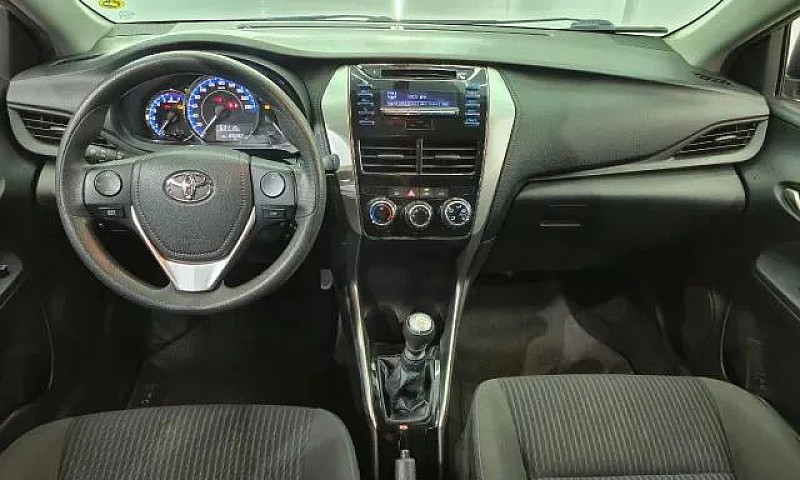 Toyota Yaris Xl Seda...