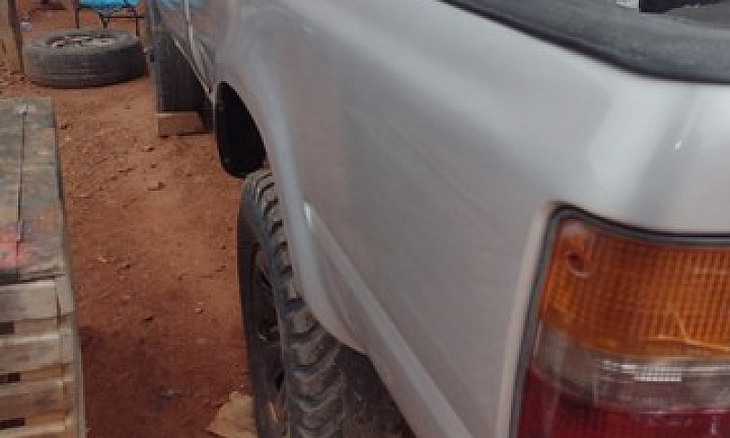 Hilux 2.8 2001...