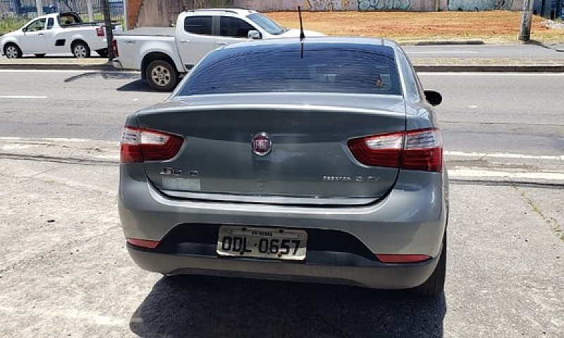 Grand Siena 1.6 Esse...
