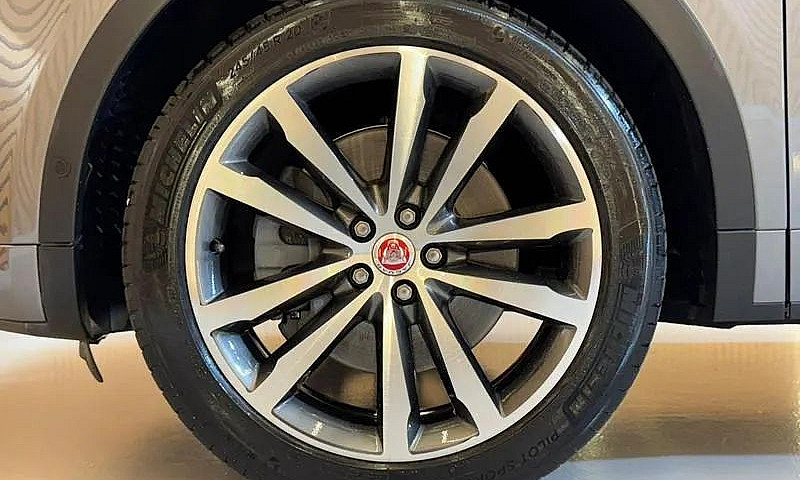 Jaguar E-Pace R-Dyna...
