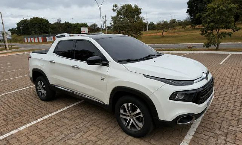 Fiat Toro Volcano 2....