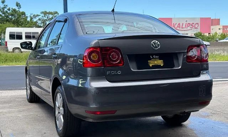 Volkswagen Polo Seda...