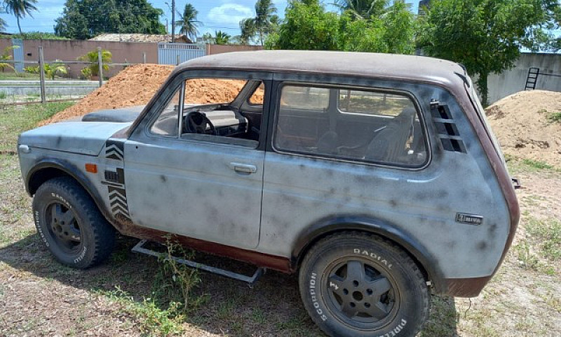 Lada Niva...