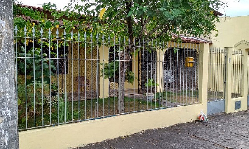 Casa Em Barro Republ...