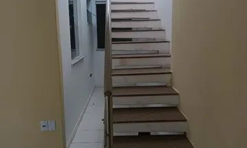 Vende-Se Casa/Sobrad...