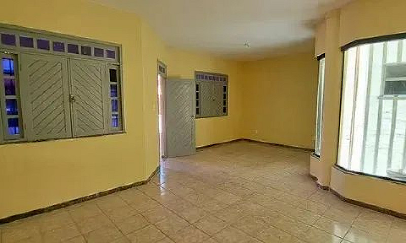 * Casa No Luzia...