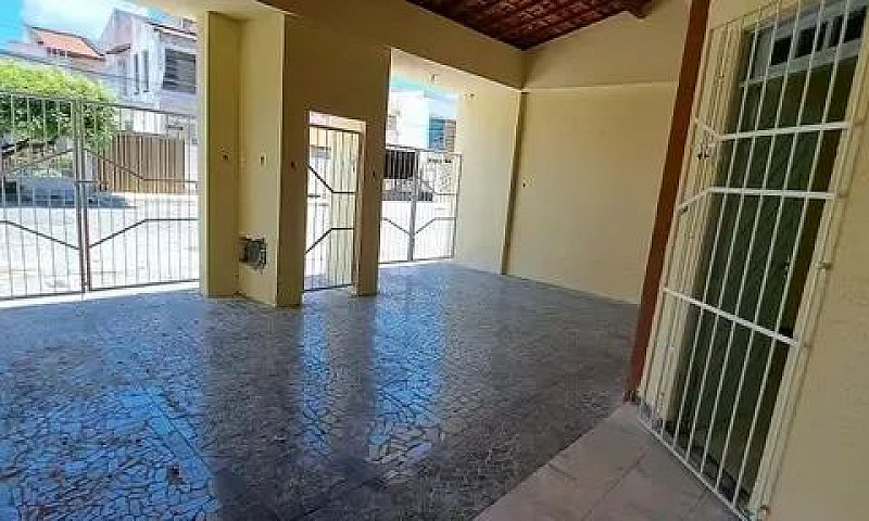 * Casa No Luzia...