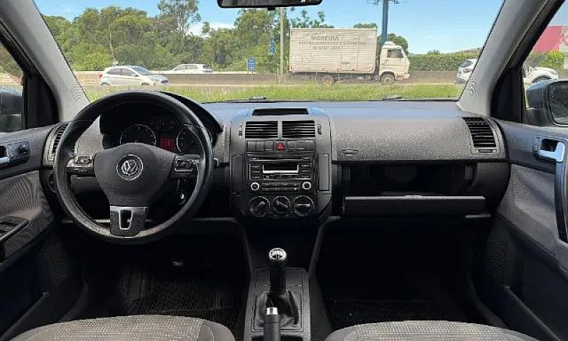 Volkswagen Polo Seda...