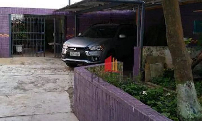 Casa Com 3 Dormitóri...