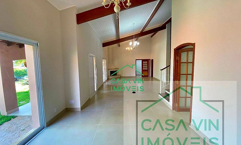Casa Com 3 Dormitóri...